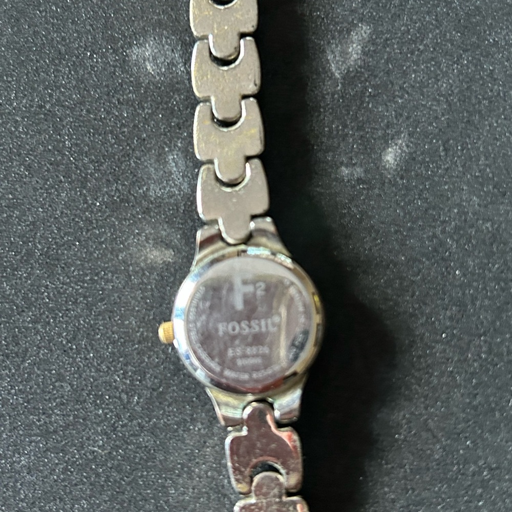 Fossil Silver and Gold Link Watch - Picture 6 of 6